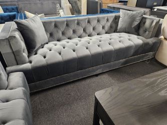 BRAND NEW TUFTED VELVET MODERN SOFA