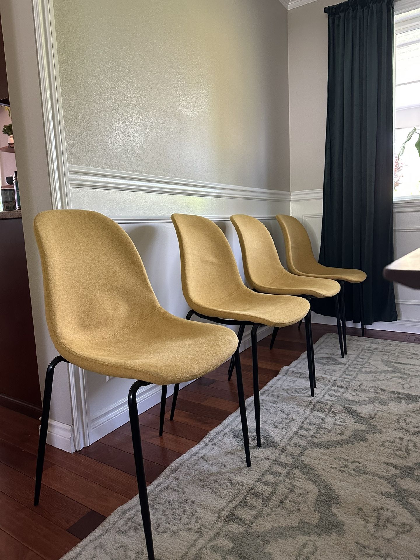 (set of 4) Yellow MCM pin leg dining chairs