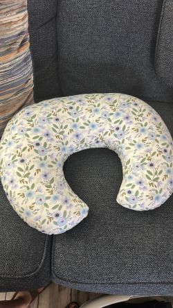Nursing pillow