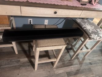 Sonos play bar good condition except 2 scuffs and each corner but won’t affect at all (( don’t ask if still available please))