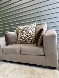 Nice LIKE NEW 2pc sofa couch set (DELIVERY AVAILABLE)