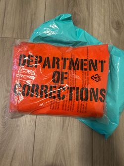 Spirit Halloween Escaped convict inmate costume