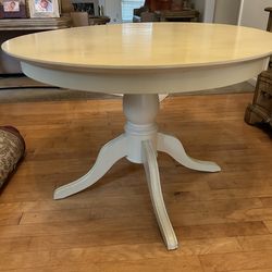 Kitchen/Dinning Table