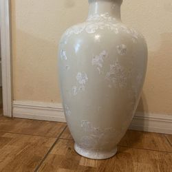 Z Gallerie   Large White Ceramic Floor vase
