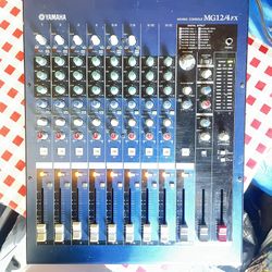 YAMAHA,MIXING CONSOLE(MG12/4FX)