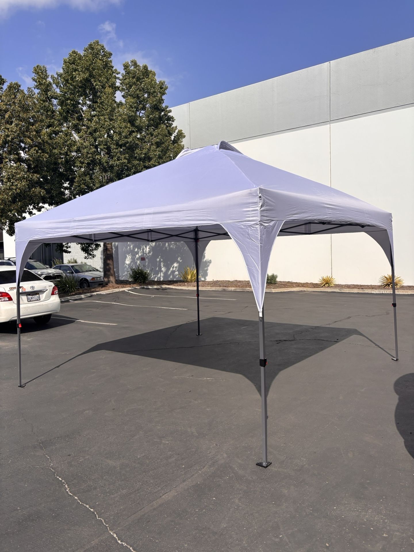 New 10'x10' Heavy Duty Eazy Pop Up Canopy W/ Ventilation - Main Image