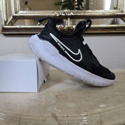 Boy's NIKE Flex Shoes Size 1