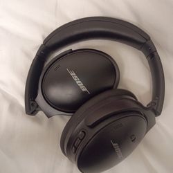 Bose Quiet Comfort Noise Cancelling Headphones, Black 