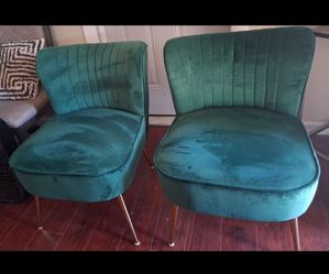 Emerald green 2 velvet chairs