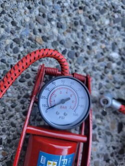 mechanical foot-operated air pump