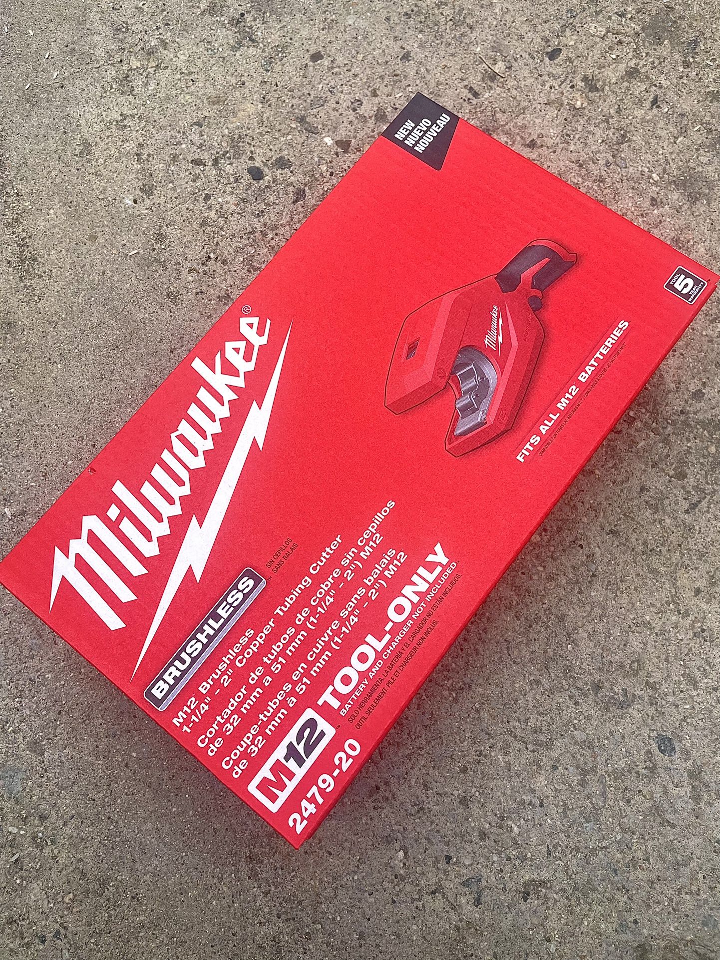 Milwaukee M12 12-Volt Lithium-Ion Brushless Cordless 1-1/4 in. - 2 in. Copper Tubing Pipe Cutter $329 New