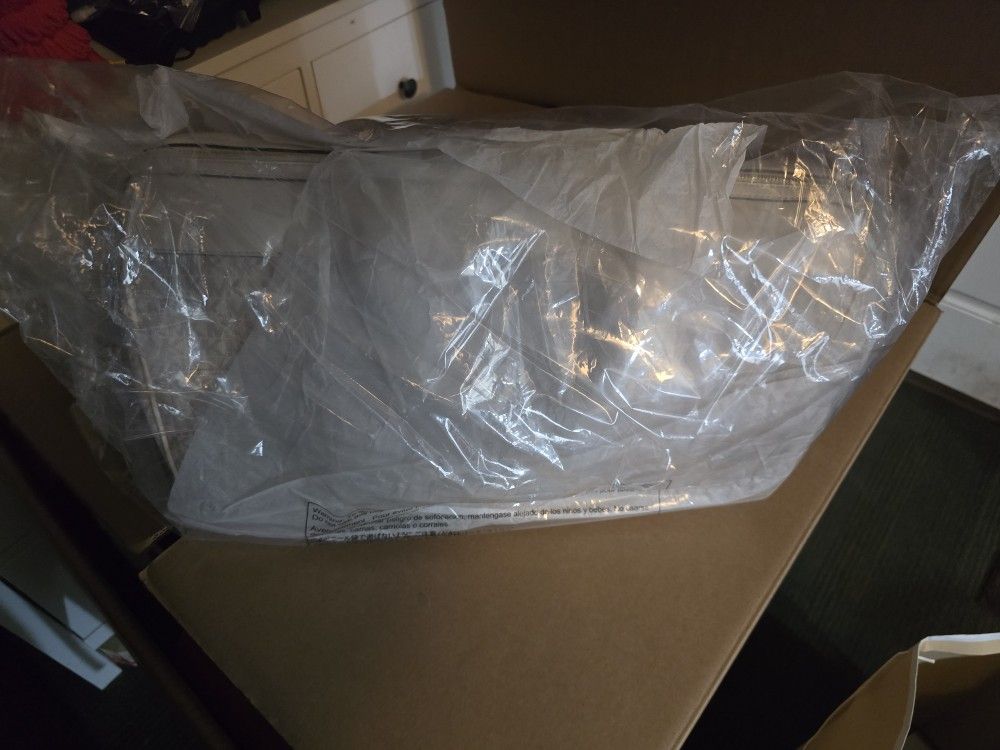 New Michael Kors Extra Large Top Zip Duffle Bag (Light Cream) 35H1GTFD4B-licream