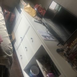 Dresser/tv Stand