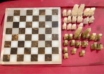 Vtg Handcrafted Onyx Chess Set 13.25” Board 4” King 32 Pieces Complete
