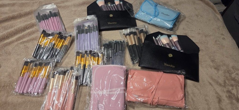 250 Make Up Brushes!! All new