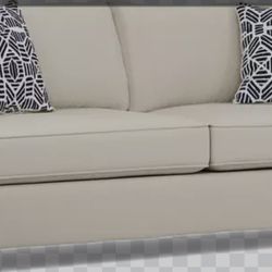 2-Piece Sofa Set – Loveseat & Sleeper Sofa (Excellent Condition)  