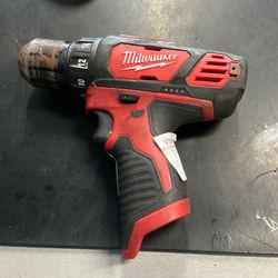 2407-20 miluakee drill driver