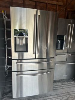 SAMSUNG FRENCH DOOR REFRIGERATOR  Delivery Available for small fee 🚛