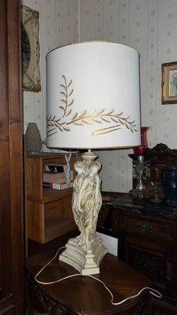 Vintage Ornate Classical Figure Table Lamp