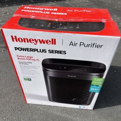 BRAND NEW HONEYWELL AIR PURIFIER 