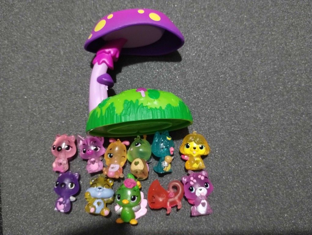 Hatchimals Clear With Light Stand