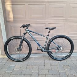GIANT TALON 2 MOUNTAIN BIKE 29 ER LIKE NEW ( CHECK MY OTHER BIKES )