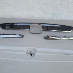 2021 - 2022 HONDA ACCORD GRILLE GRILL CHROME UPPER ASSEMBLY SET OF 3 GENUINE OEM. ALM