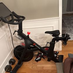  Peloton Bike 