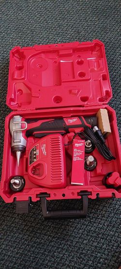 Milwaukee pex tool