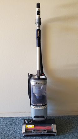 SHARK VACUUM 2in 1 Excellent Condition ONLY Used $140 New $360
