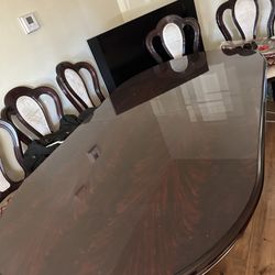 Kitchen Table With Chairs/Mesa con Sillas 
