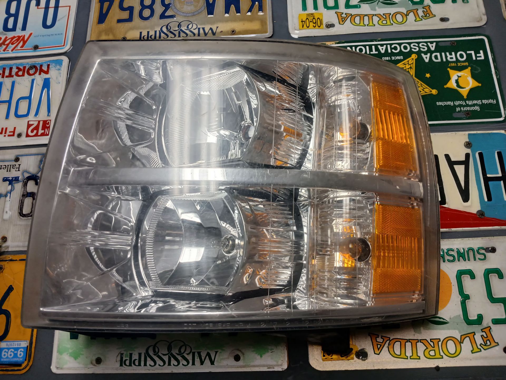 07-14 Silverado 1500 Left Driver Side Headlight Oem