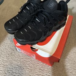 Black Vapor maces Size 10 Men