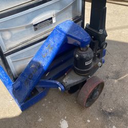 industrial pallet jack