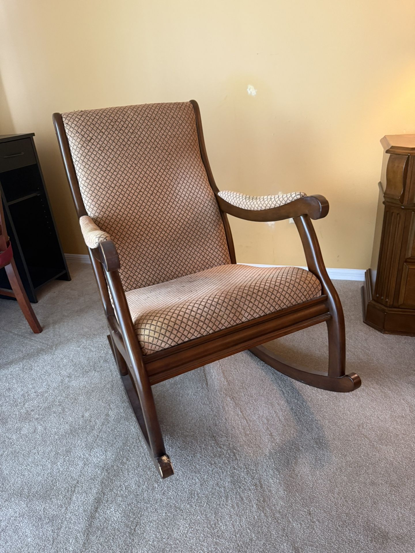 Liverpool, Solid Wood Rocking Chair