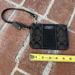 Coach Mini Wristlet Card Holder Wallet Black Logo