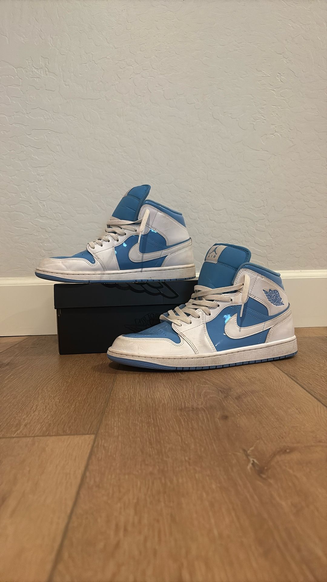 Jordan 1 Mis SE White/ Legend Blue Size 11
