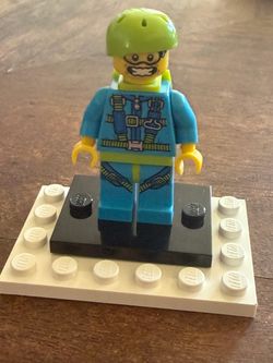 LEGO Minifigure Skydiver Series 10 With Stand
