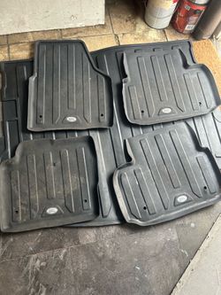 Land Rover floor mats waterproof