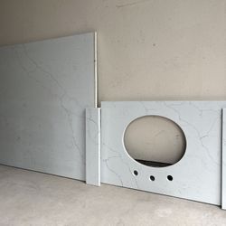 23” X 32.5” Quartz Bathroom Vanity With Backsplash