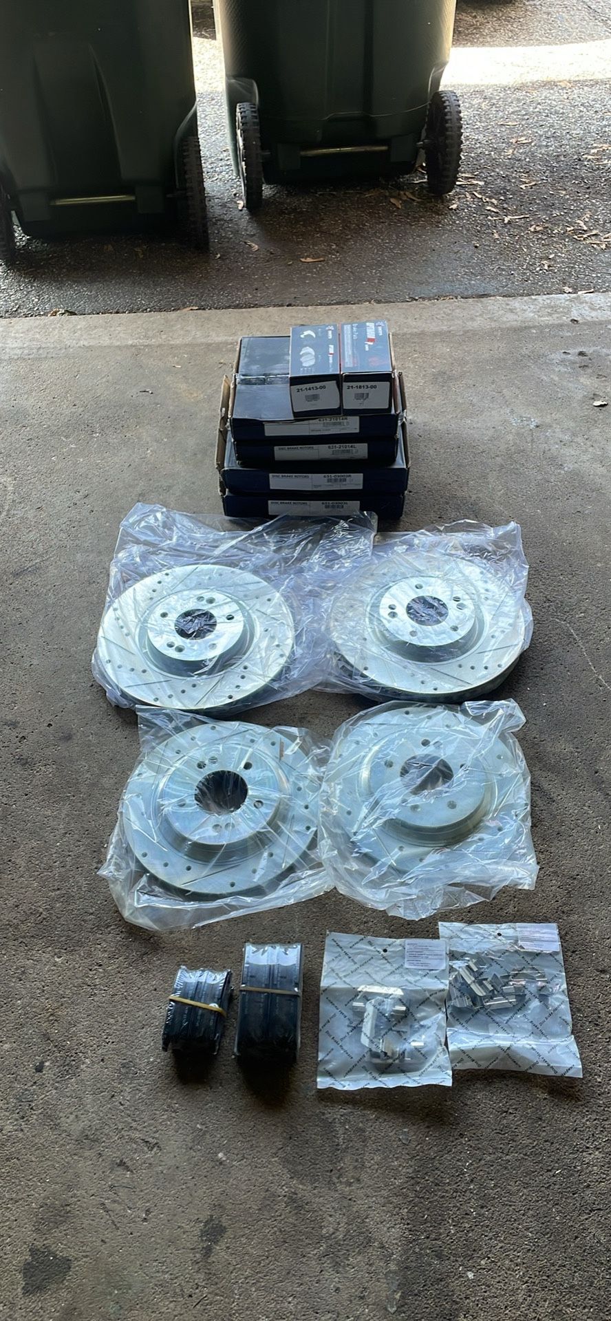 Rotors and Brake Pads Set 13-15 Kia Optima