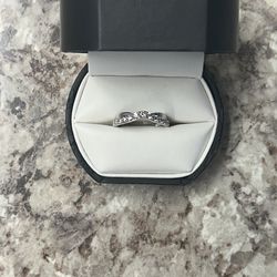 1/2 karat natural diamond band size 7