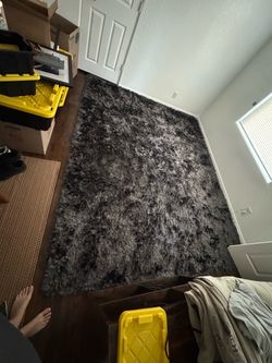 Matteo black rug