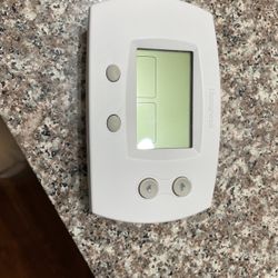 Honeywell Thermostat Like New