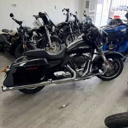 2010 HARLEY-DAVIDSON FLHX STREET GLIDE 