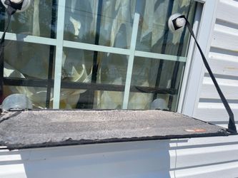 Window-Mounted Cat Perch with Suction Cups