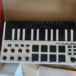 Akai Professional MPK mini mk3 Keyboard Controller 