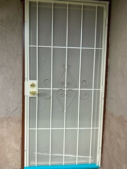 Puerta con chapa
