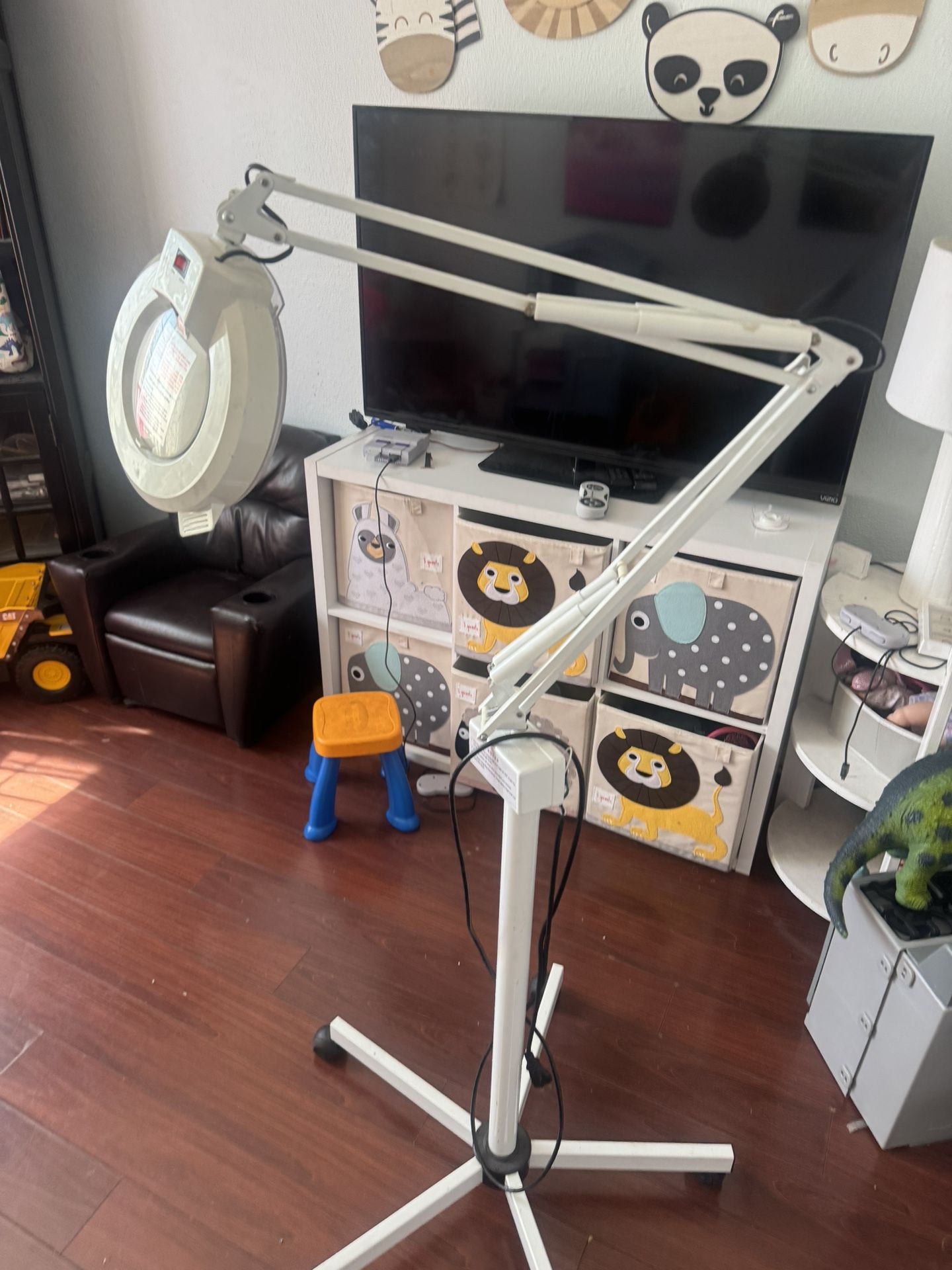 Ring Light With Magnifying Glass