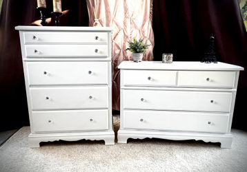 Beautiful Refinished Bassett Dresser Set with option to add nightstand 32 x 18 x 44 and 43 x 18 x 31